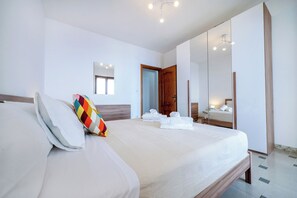 3 bedrooms, iron/ironing board, free WiFi, bed sheets - Villa Rosy by Wonder Tour (Conca dei Marini)