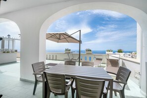 Outdoor dining - Villa Rosy by Wonder Tour (Conca dei Marini)