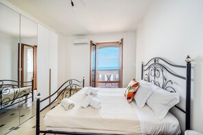 3 chambres, fer et planche à repasser, Wi-Fi gratuit, draps fournis