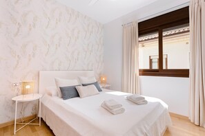 2 habitaciones, tabla de planchar con plancha, wifi y ropa de cama 