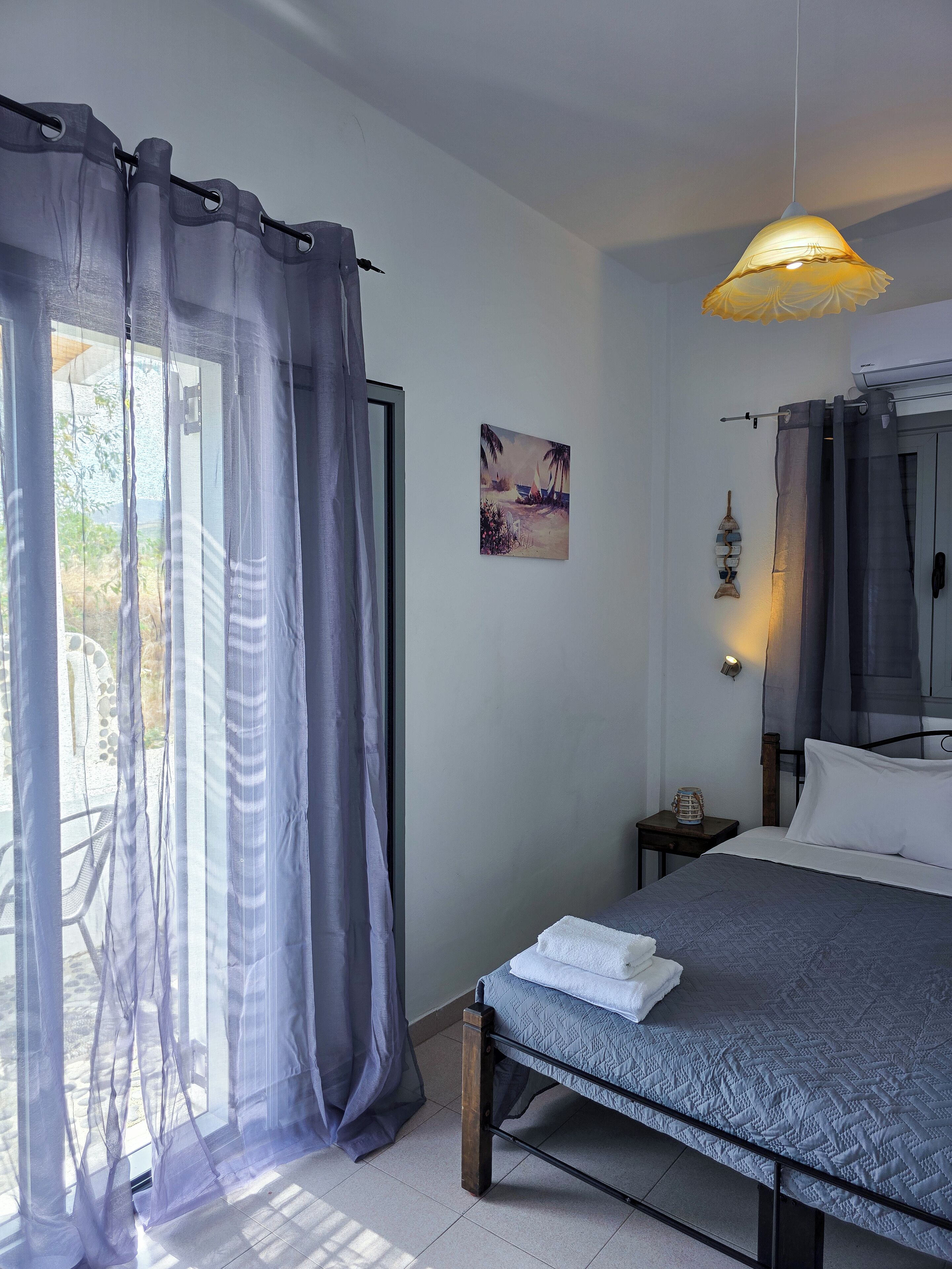 1 slaapkamer, een strijkplank/strijkijzer, wifi, beddengoed