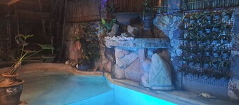Tribal Bliss Private Resort in Lipa Batangas, a Privat Guest Room With Pool