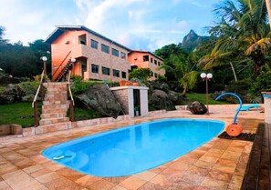 Outdoor pool - Hostel Lendas do Mar  (Ilhabela)
