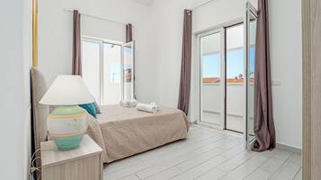 3 Schlafzimmer, Bügeleisen/Bügelbrett, WLAN, Bettwäsche