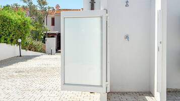 Enceinte de lâhĂ©bergement