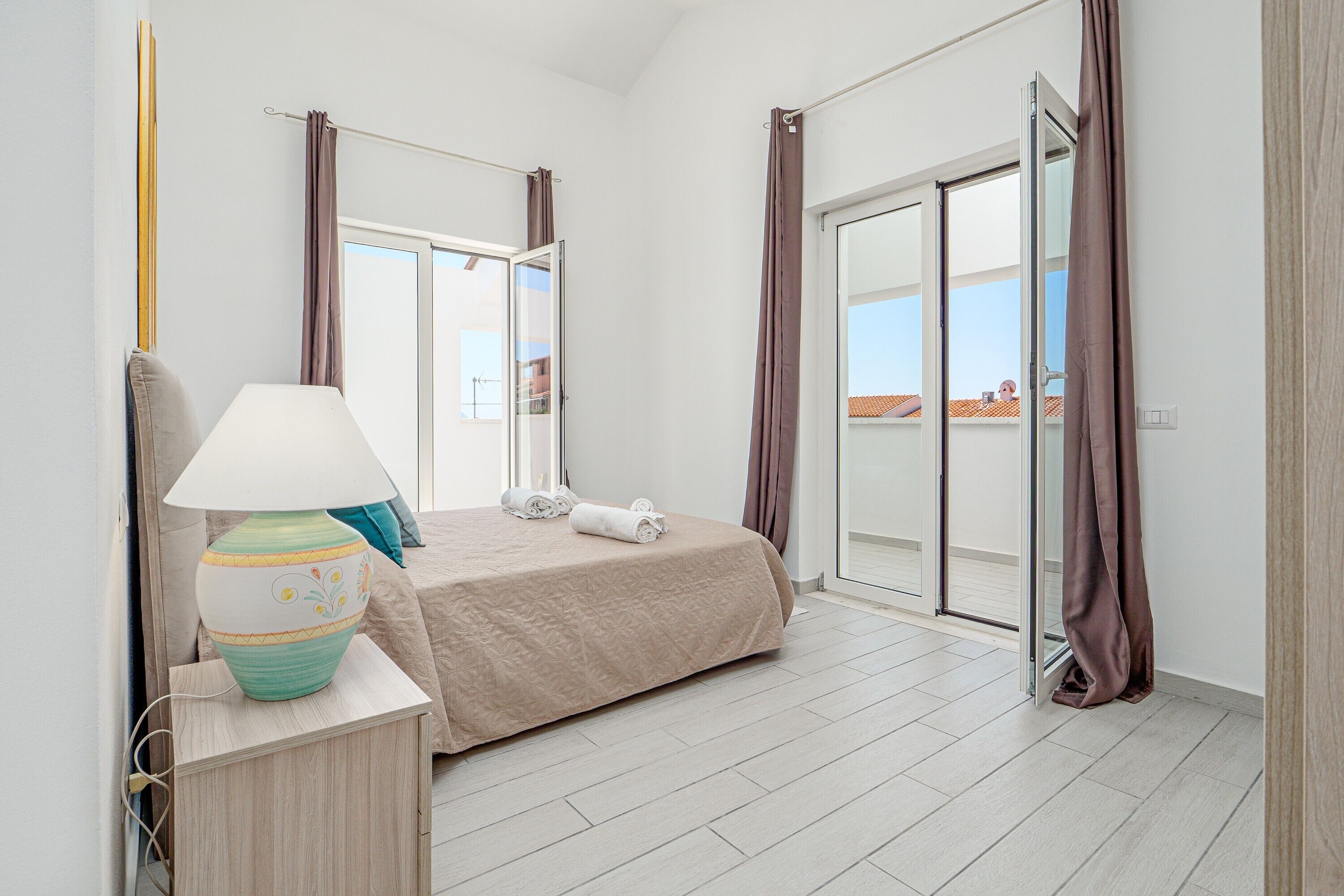 3 soverom, strykejern/-brett, wi-fi og sengetøy