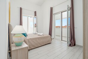 3 Schlafzimmer, Bügeleisen/Bügelbrett, WLAN, Bettwäsche