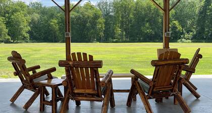 Charming cabin for 2 near Corning-Watkins Glen NY, quiet, great location.
