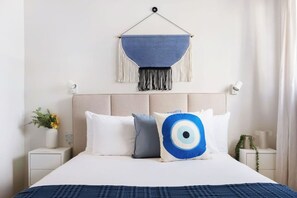 3 bedrooms, travel cot, free WiFi, bed sheets