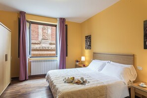 Deluxe Apartment, 2 Bedrooms, Balcony | Free WiFi, bed sheets