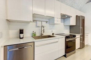 Four, plaque de cuisson, lave-vaisselle
