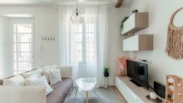 Appartement | Luxe beddengoed, donsdekens, een strijkplank/strijkijzer