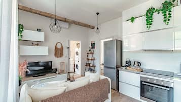 Apartment | Premium bedding, down duvets, iron/ironing board, cots/infant beds