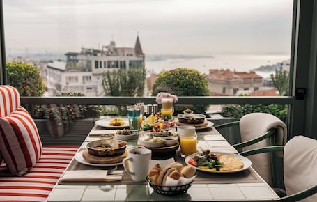 Daily cooked-to-order breakfast for a fee. The Wings Hotels Pera