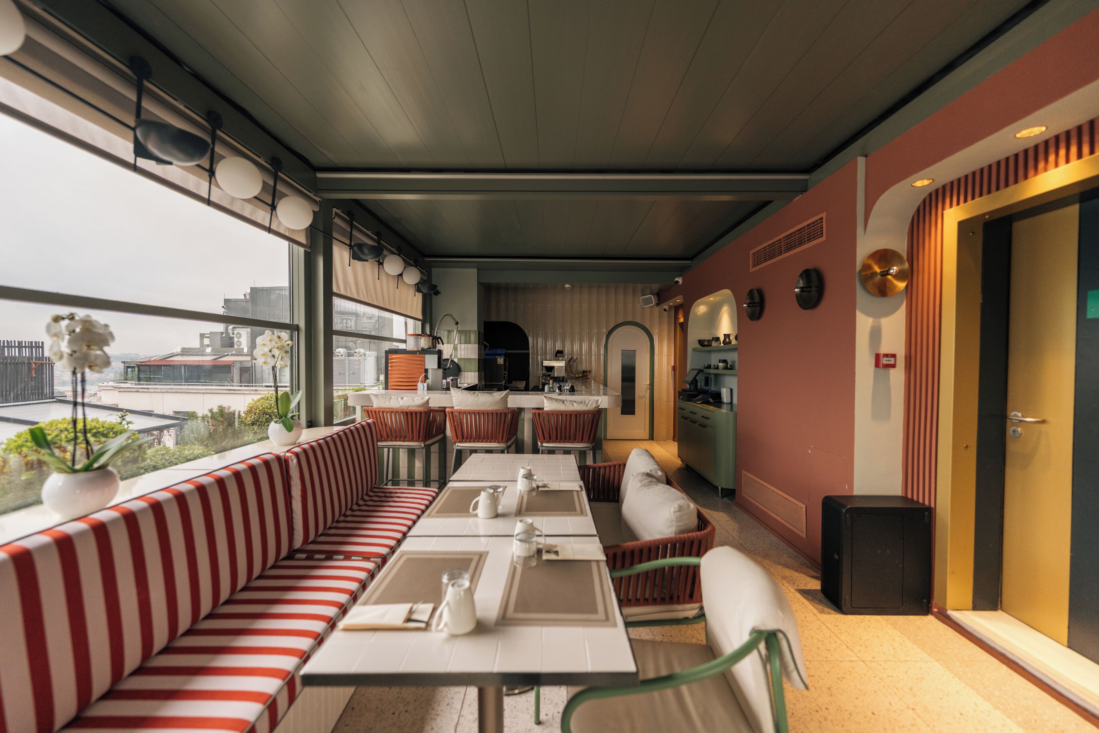 Se ofrece un desayuno a la carta (20 EUR por persona)