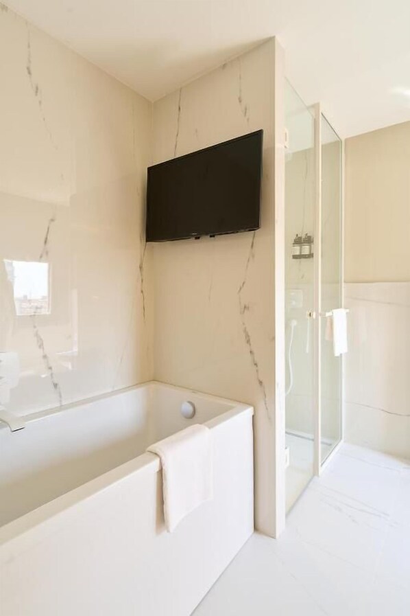 Wings Premium Room with Terrace | Salle de bain