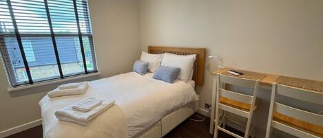 WiFi (free), bed sheets