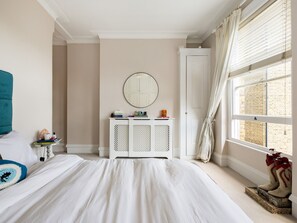 2 sovrum, skrivbord, strykjärn/strykbräda och gratis wi-fi