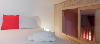 EnJoy Home - Attic with terrace in downtown/hospital area