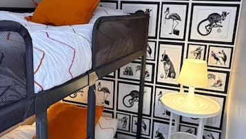 4 slaapkamers, een strijkplank/strijkijzer, wifi, beddengoed