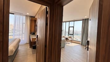 Iron/ironing board, free WiFi