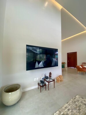 Deluxe House | Living area