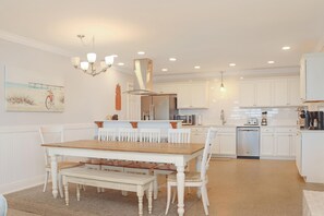 House, Multiple Beds (Deja Blue) | Dining - Deja Blue (Port St. Joe)