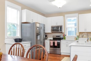 House, Multiple Beds (Barefoot Cottage B37 - The B's Knees) | Private kitchen | Oven, toaster - Barefoot Cottage B37 - The B's Knees (Port St. Joe)