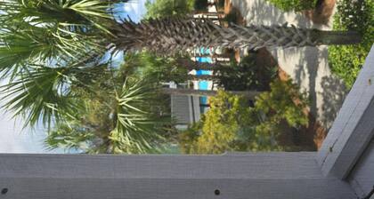 Barefoot Cottage B37 - The B's Knees