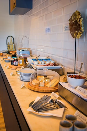 Desayuno buffet todos los días (con cargo)