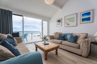 Beachfront Apartment With Stunning Views