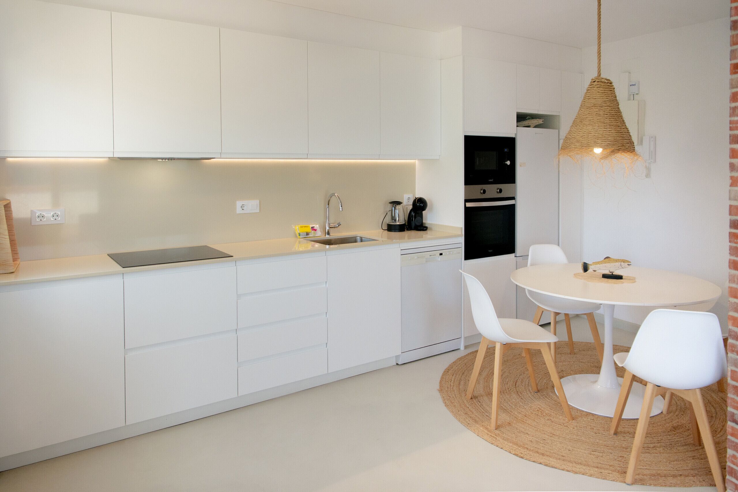 Fridge, oven, dishwasher, coffee/tea maker