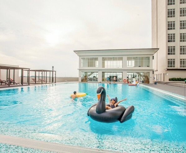 Apartment, 2 Schlafzimmer, barrierefrei, Raucher | Pool | Außenpool