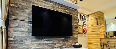 Apartment, 2 Bedrooms, Accessible, Smoking | Interior