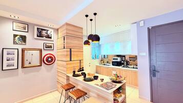 Apartment, 2 Bedrooms, Accessible, Smoking | Tempat makan