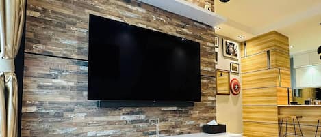 Apartment, 2 Bedrooms, Accessible, Smoking | Interior