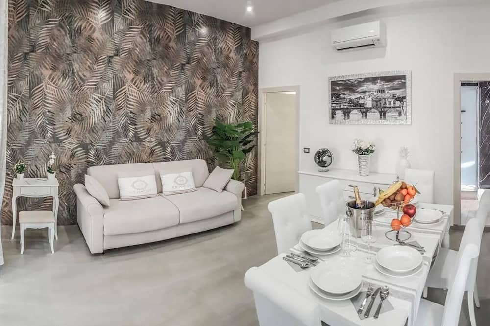 Central Luxury Apartment