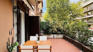 Leilighet, 2 soverom, byutsikt | Terrasse/patio