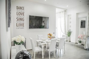 Appartement, 2 chambres, vue sur la ville | Aire de séjour