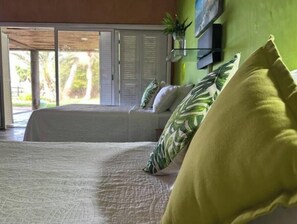 6 bedrooms, internet, bed sheets