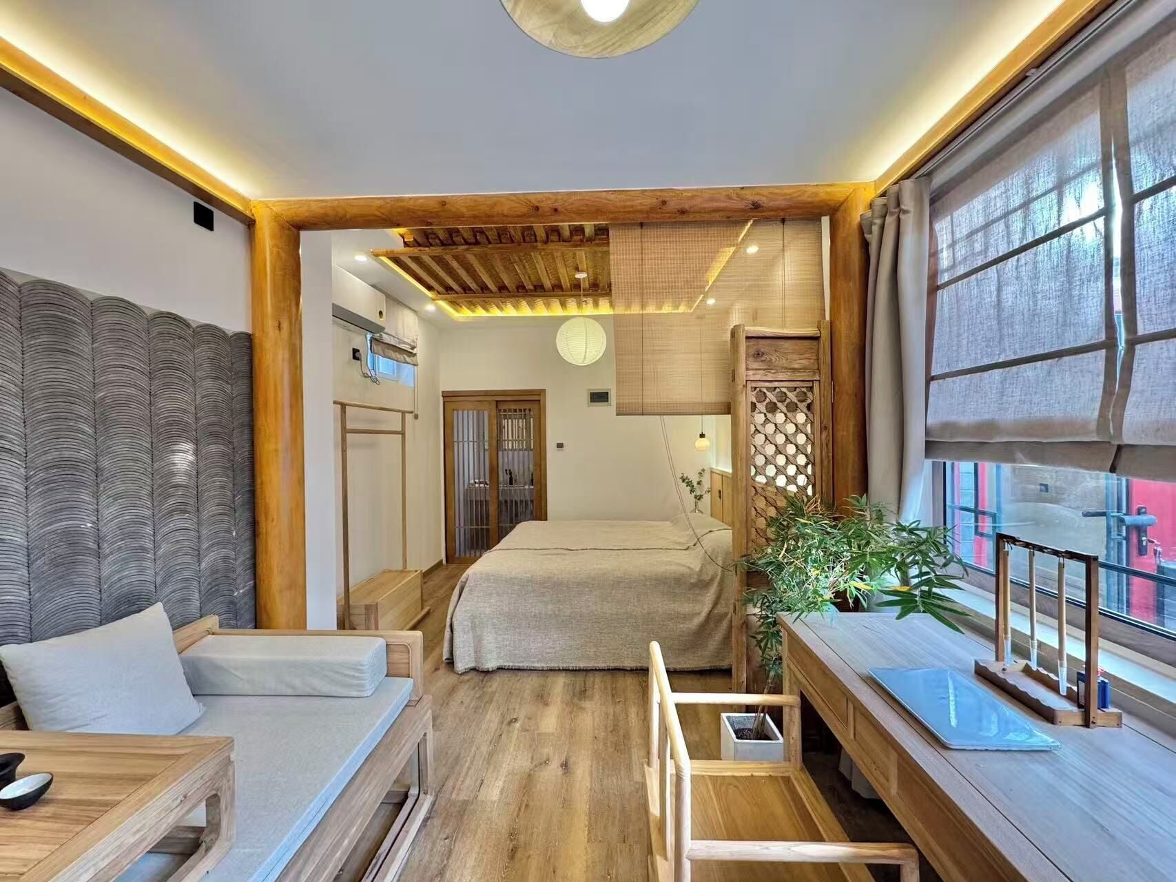 ห้องดีลักซ์ทวิน | ห้องพักตกแต่งอย่างมีเอกลักษณ์, ตกแต่งพิเศษโดยเฉพาะ, โต๊ะทำงาน