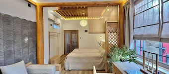 Beijing Hejiali Siheyuan Near Tiananm