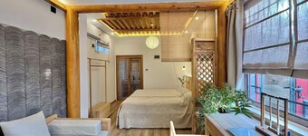 Beijing Hejiali Siheyuan Near Tiananm