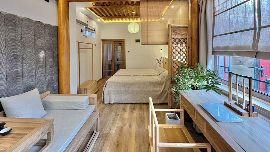 Beijing Hejiali Siheyuan Near Tiananm