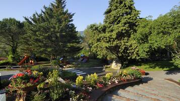 Mobile Home | Garden