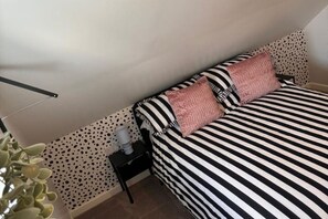 2 Schlafzimmer, BĂŒgeleisen/BĂŒgelbrett, WLAN, BettwĂ€sche
