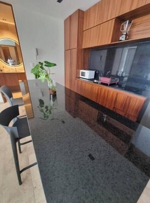 Private kitchen - Exclusive loft with pool, gym and coworking (Mérida)
