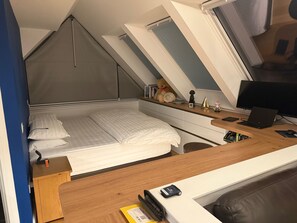 1 bedroom, iron/ironing board, travel cot, free WiFi