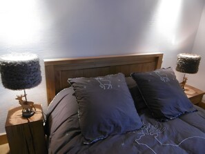 4 chambres, fer et planche à repasser, Wi-Fi, draps fournis
