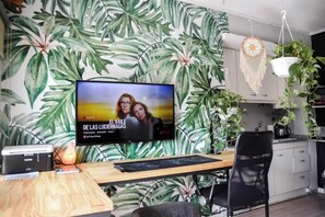 Interior - Bright Studio with Large Desk Balcony, Hammock (Paraná)